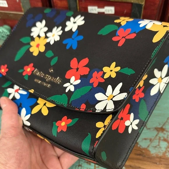 Kate Spade Black Multicolor Floral Clutch ✨ - Picture 2 of 5